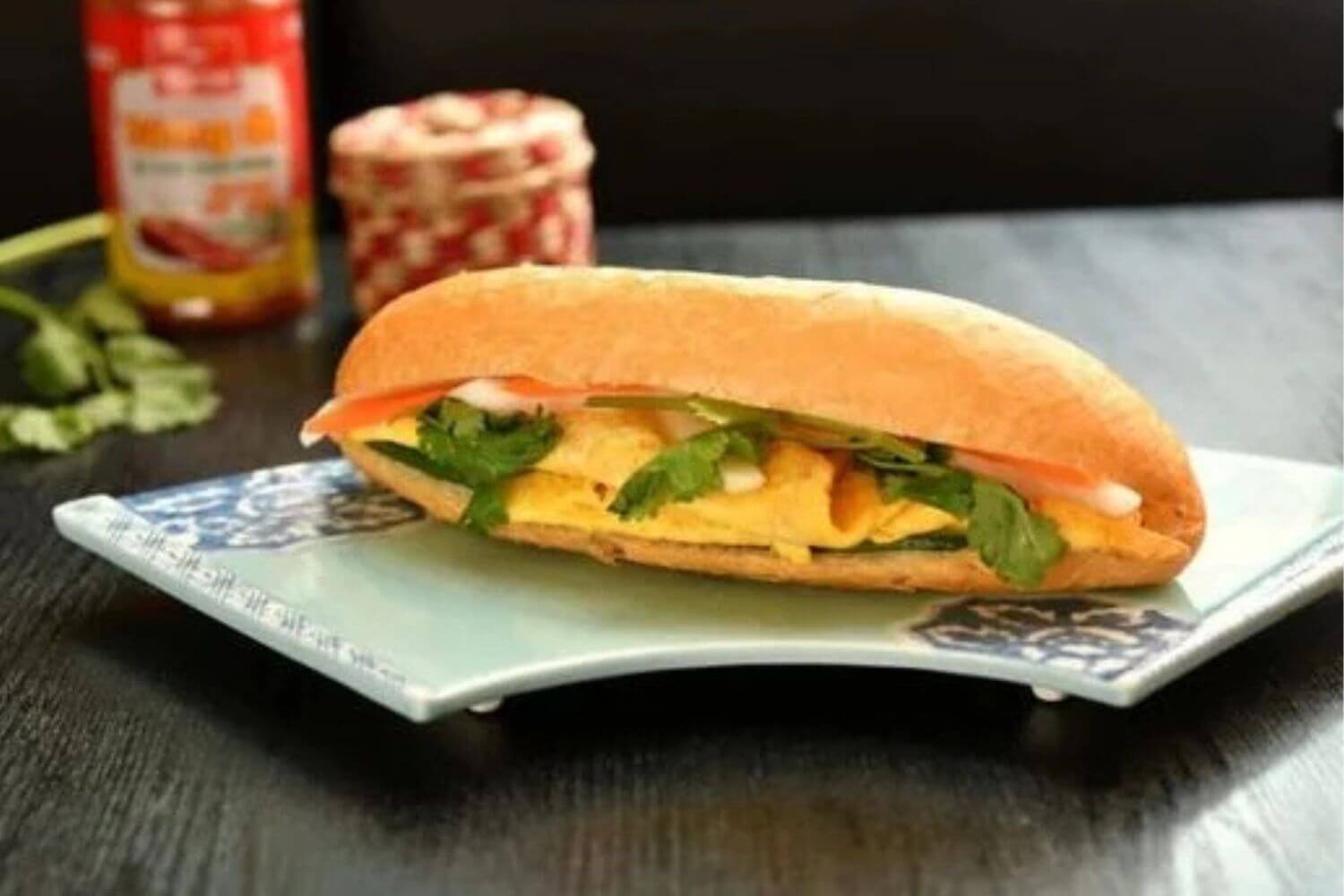 Bánh mì trứng gà chiên